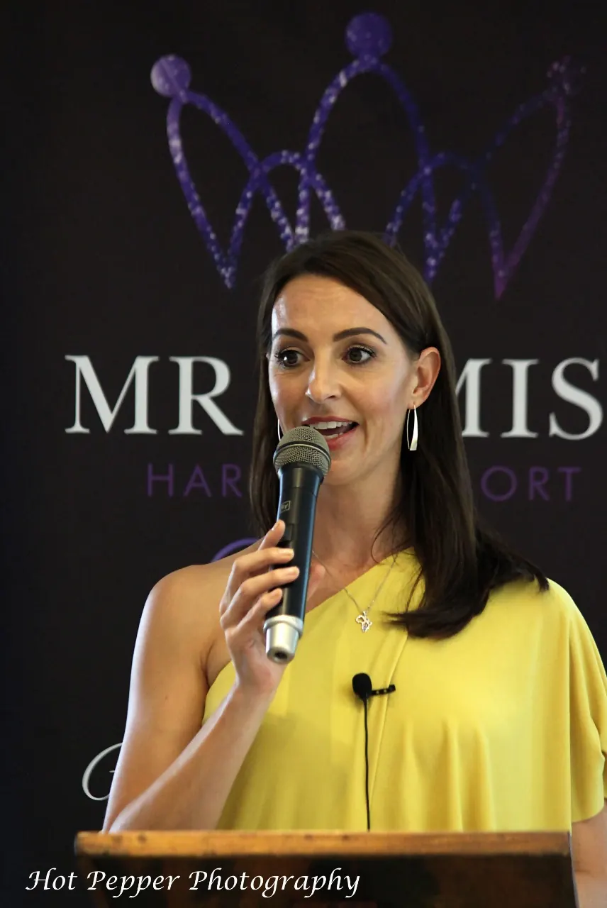 Lorna Greyling speaking on stage
